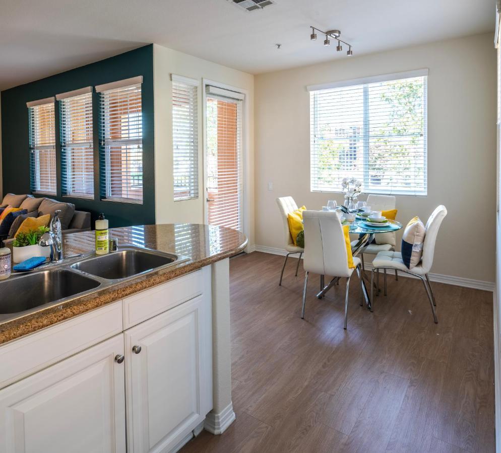 Amazing 2 Bedroom 7 Min From Disneyland W Free Parking Anaheim Ngoại thất bức ảnh